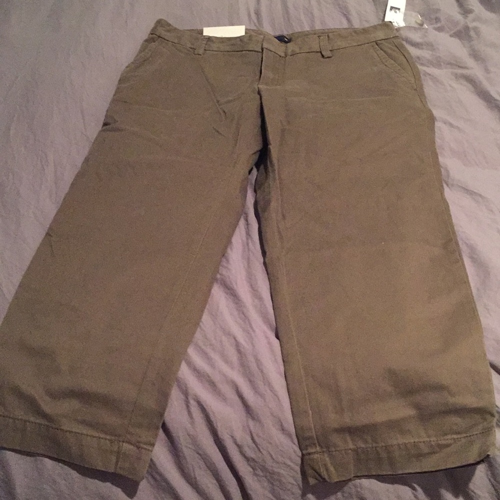 Gap chino Capri. Size 8.